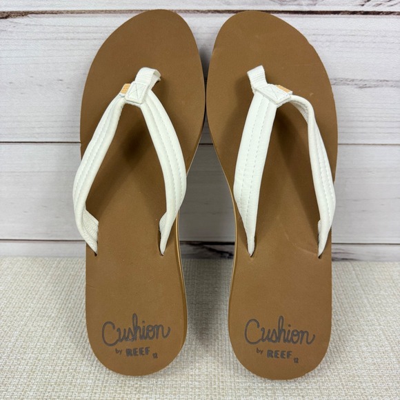 Reef Cushion Flip Flops Women's Size 12 White Thong Sandals Beach Pool - Picture 1 of 5